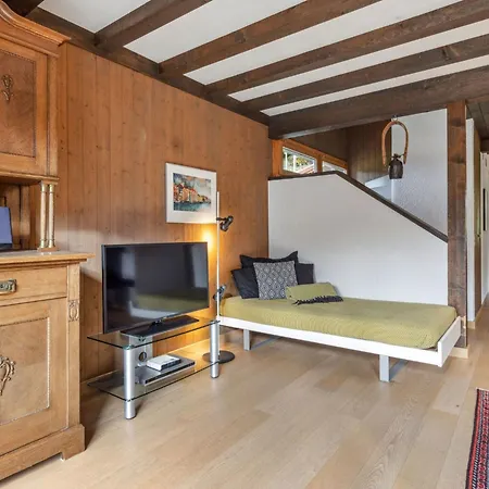 Apartment Haushaelfte Baernermutz By Interhome Wengen